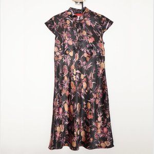 Alyn Paige Floral and Colorful Dress